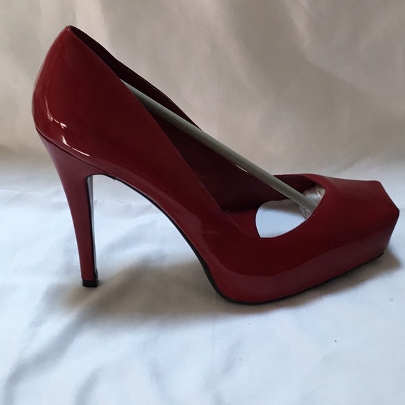 ALDO Red Pumps - Picture 3 of 8